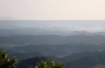 山頂からの東面