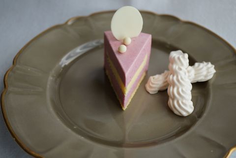 シュー＆スフレチーズロールカット