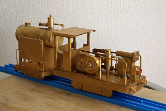 スチームエンジン蒸気機関車