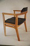 Chair No.12　￥62,000（税込）　材　質：杉・けやき　サイズ：幅610×奥550×高780