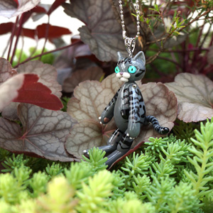 Night-color Cheshire Cat wondering around
