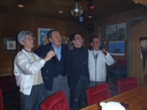 「定番の青い山脈を歌いあげて」