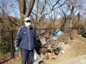 「戦利品の前で、古老たちに比し今一のスタイル」