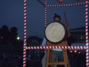 「夏祭りメインの盆踊りでお開き」