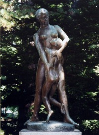 写真・北の母子像