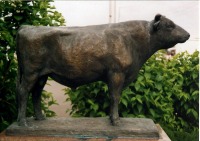 写真・牛の像