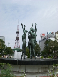 写真・泉の像