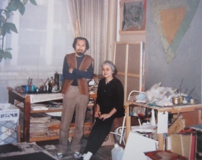 Yoshida and his wife in his studio,1985