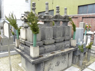 竹田出雲の墓