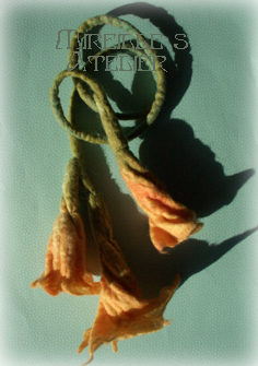 felted angel`s trumpets tFg̉