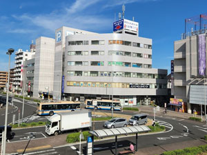 中山駅北口ロータリ
