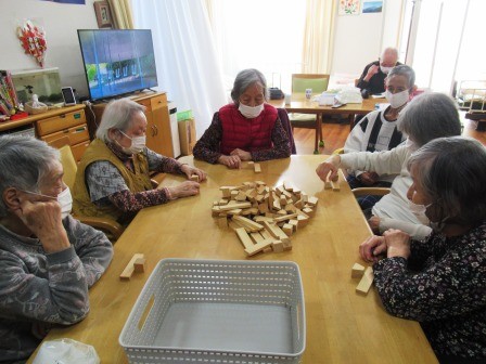 写真:つみき崩し