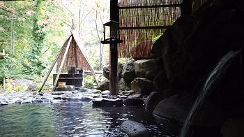 ランプの宿　青荷温泉