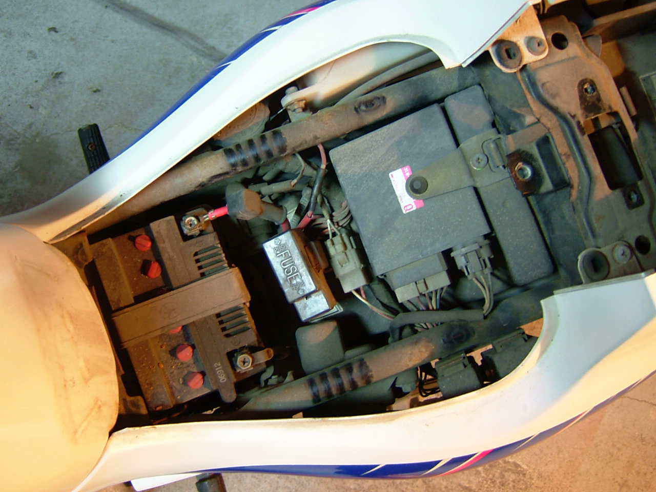 FZR250RCDI周辺　修理前
