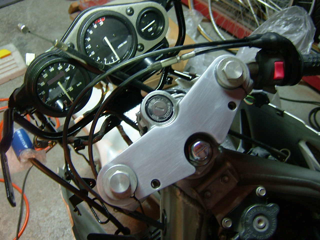 FZR250R組み上げ中