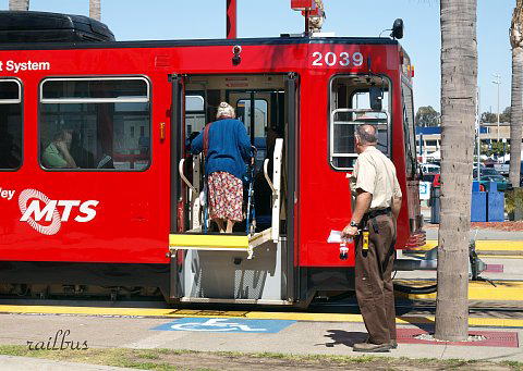 San Diego Tram リフト昇降