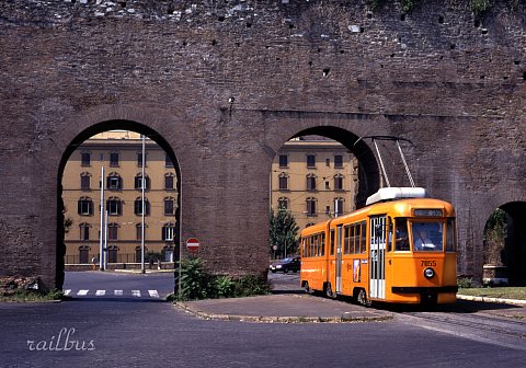 Rome tram