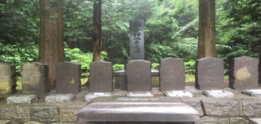 白虎隊16歳・17歳の19名墓
