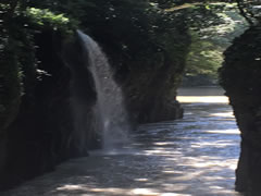 䋬