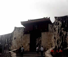 首里城の門
