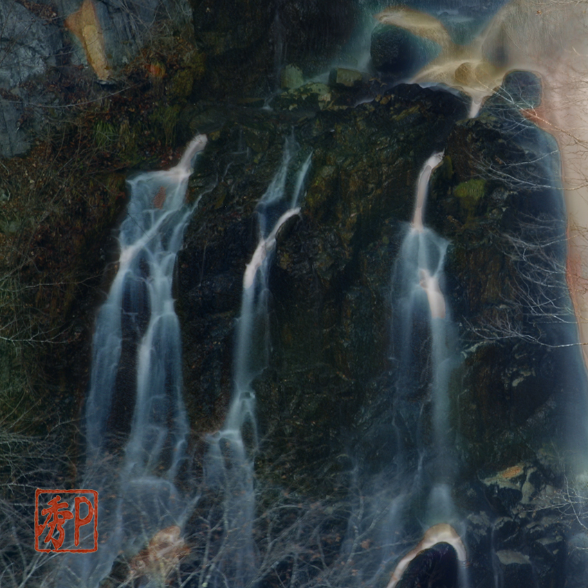 霧降の滝近景＿左