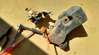 キャブ＆燃料タンク