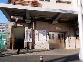 8.安治川隧道（左階段・右ＥＶ）