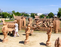 2.今城塚古墳埴輪まつりのステージ